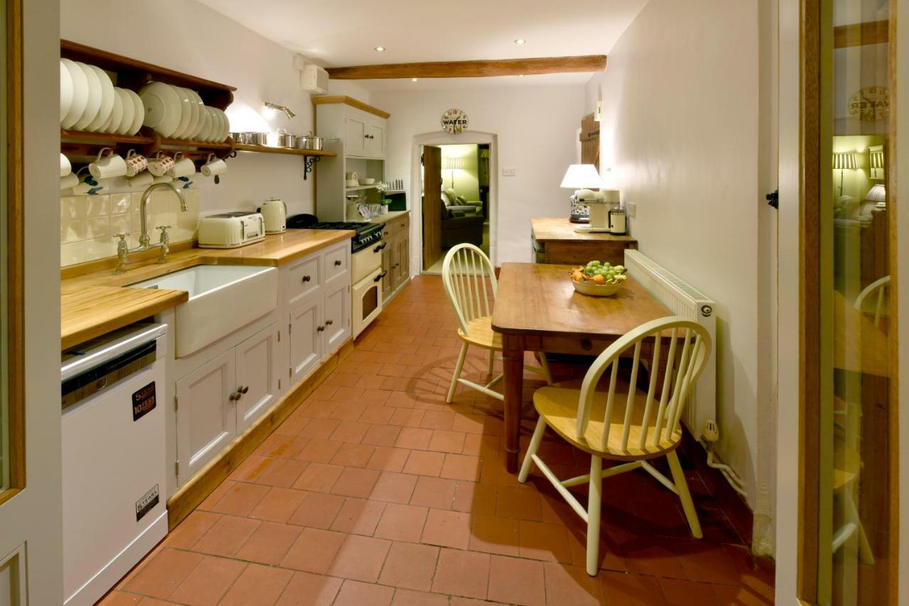 Bells Cottage Alderton  外观 照片