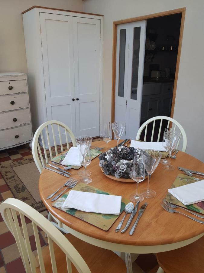 Bells Cottage Alderton  外观 照片